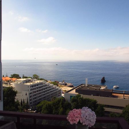 Tranquil Ocean View Apartment Funchal  Kültér fotó